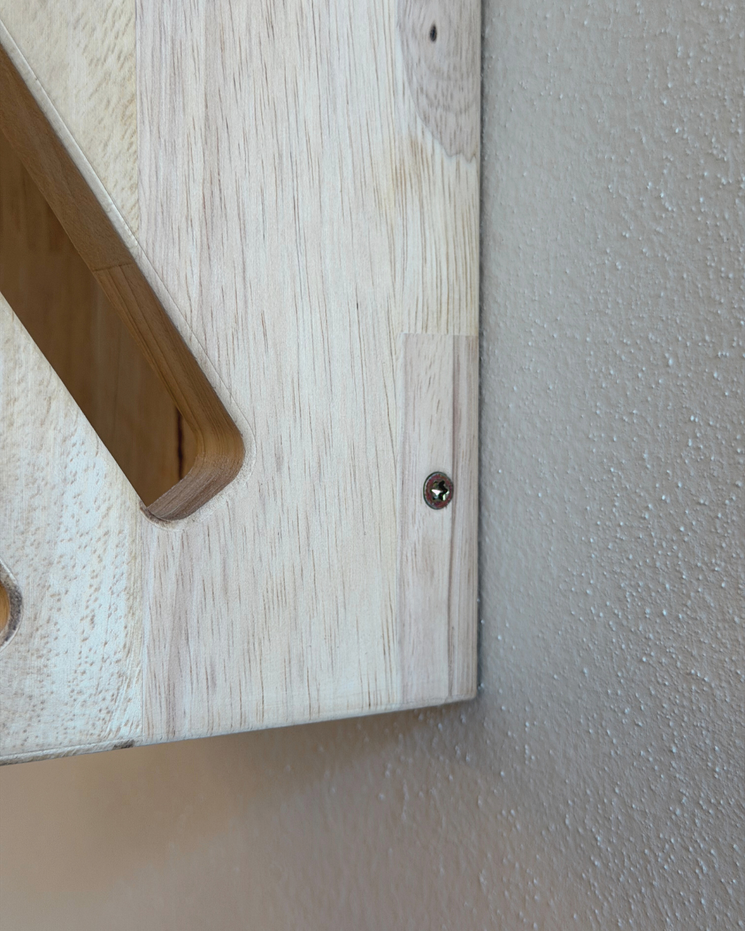 Wall holder for 2 snowboards or skateboards