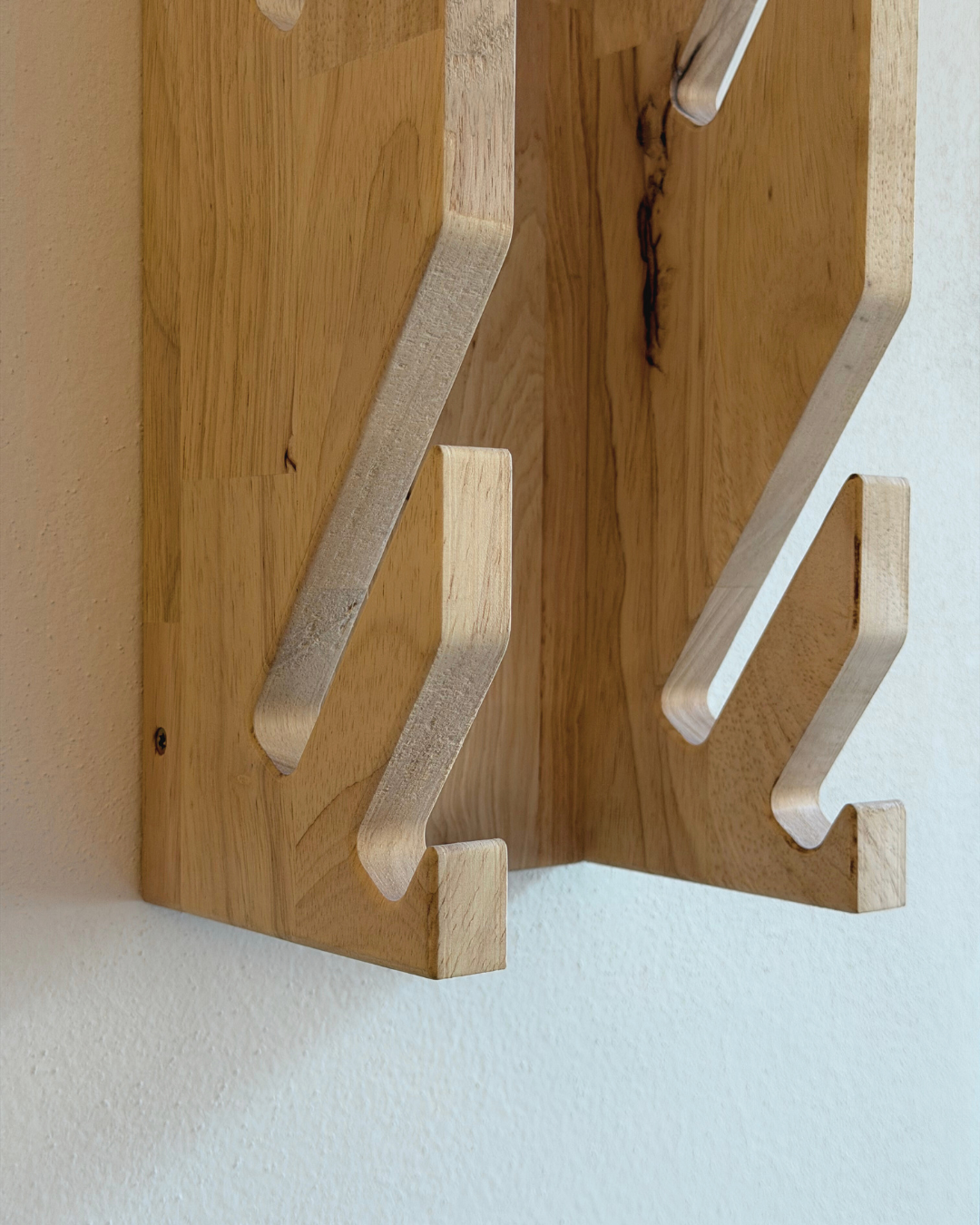 Wall holder for 2 snowboards or skateboards