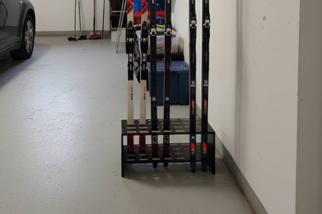 Drveni stalak za 14 pari skija za trčanje