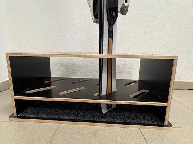 Wooden ski stand – 8 pairs, 61 × 33 cm