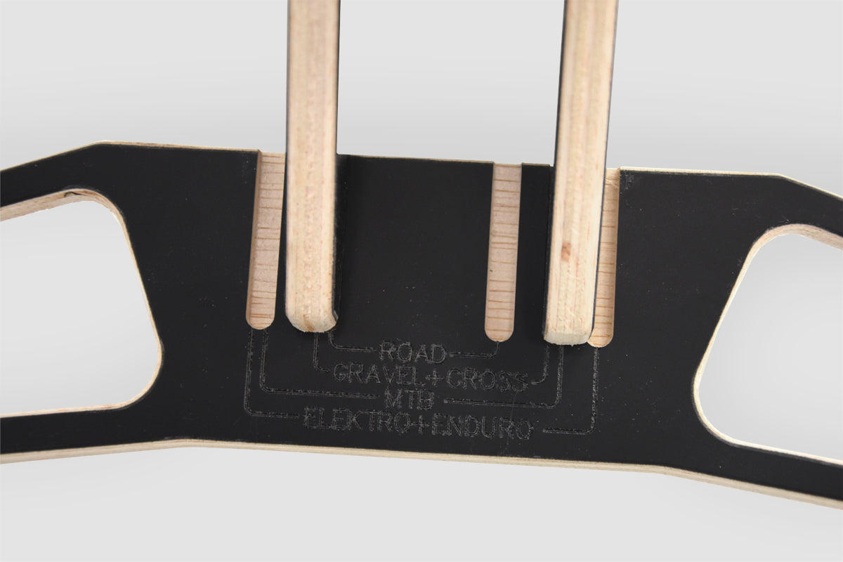 Adjustable stand for 3 bicycles