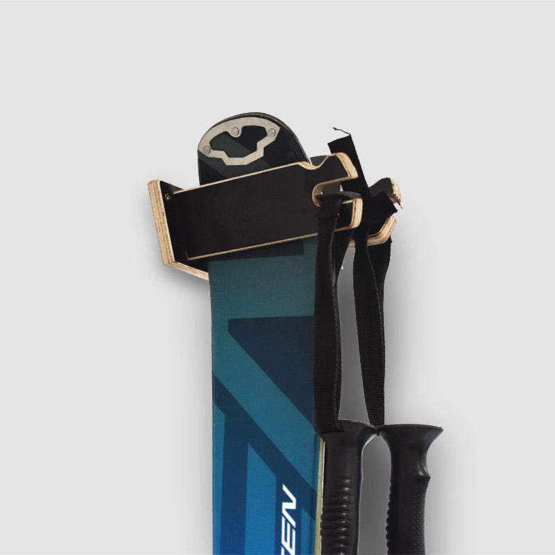 Hanging stand for 1 pair of skis