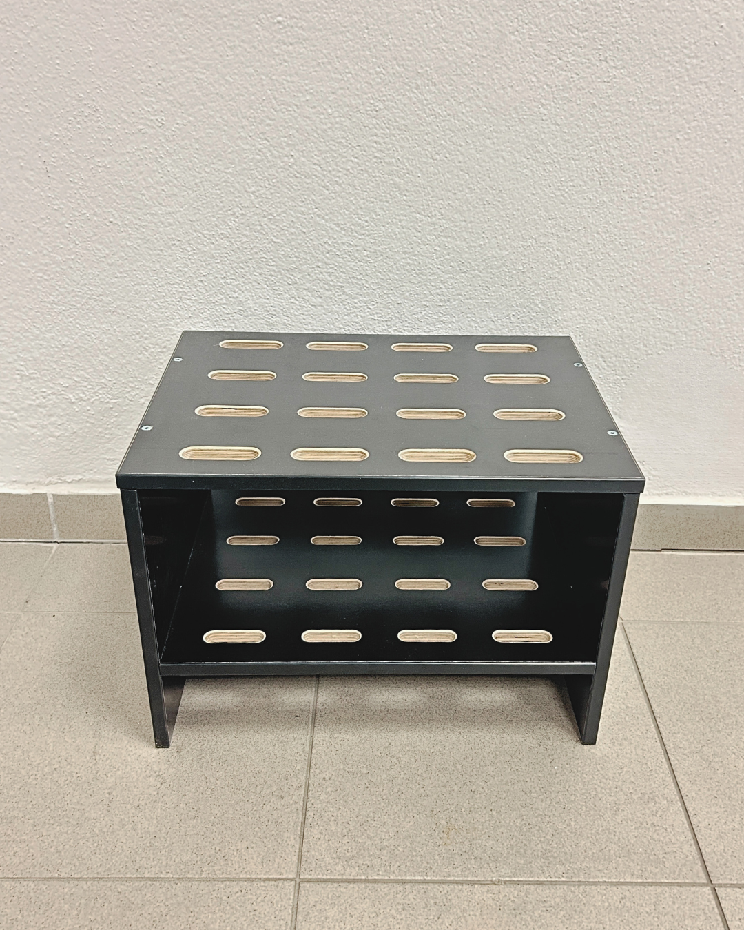 Leseno stojalo za 8 parov tekaških smuči